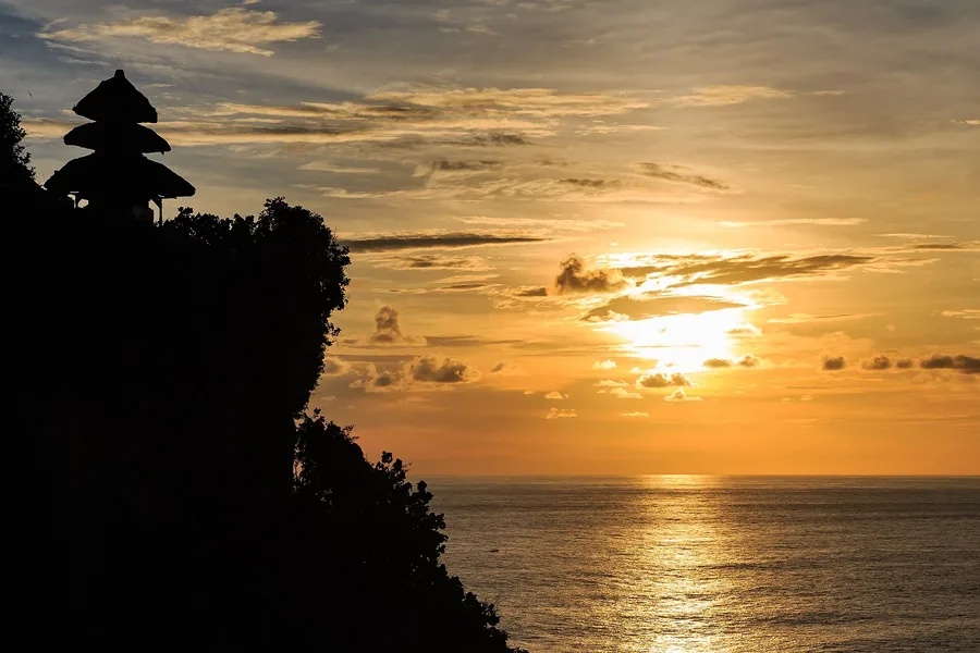 Bali — Cliff temples, rice terraces and the Bali Sea