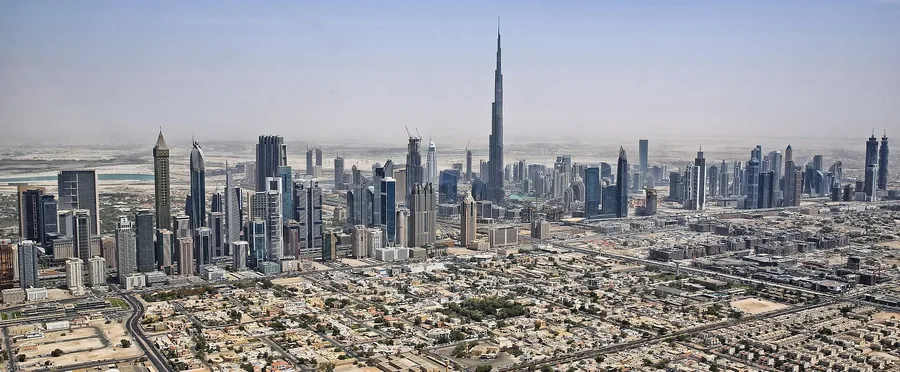 Dubai — The desert and the skyline, in the same day