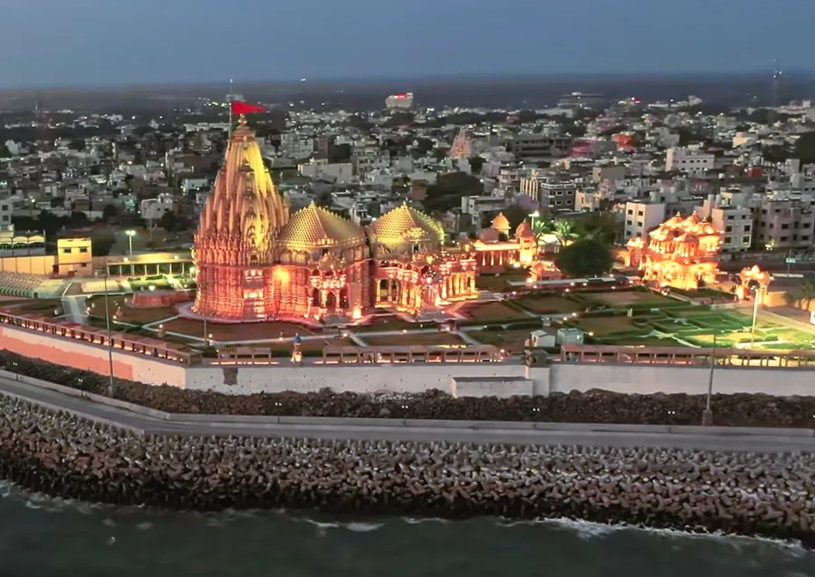 Gujarat — The Statue of Unity, Gir's lions and the temple at Somnath
