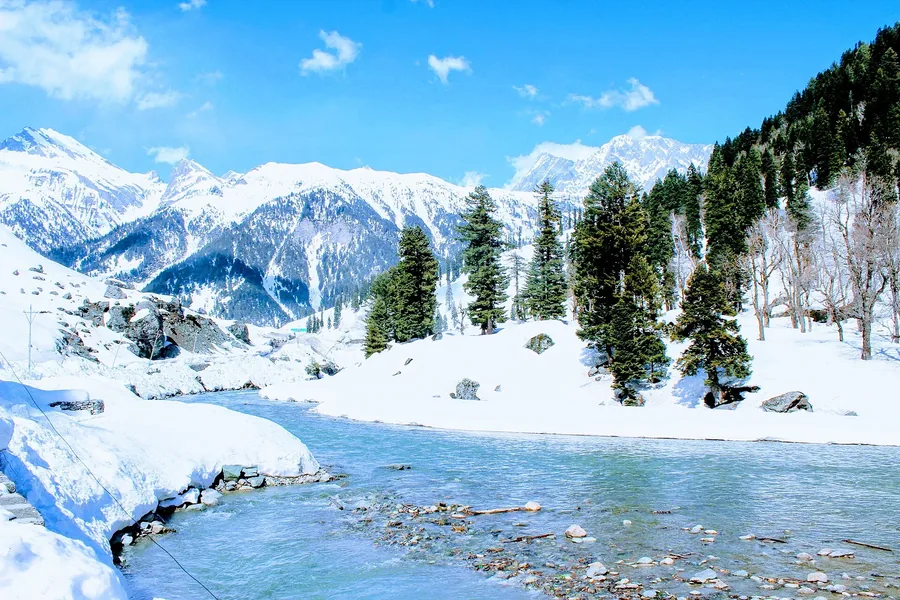 When to visit Kashmir: a month-by-month guide